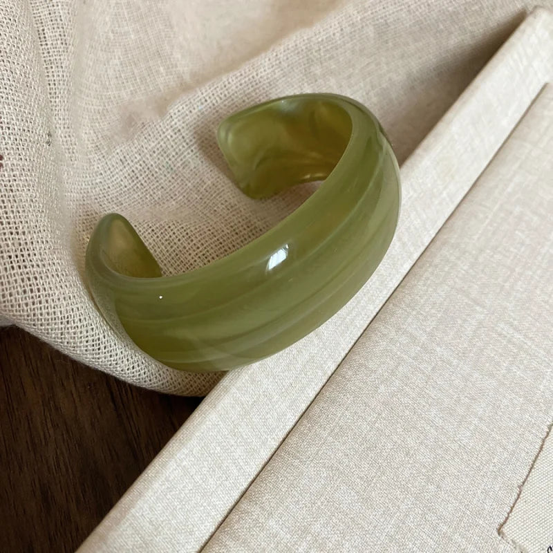 Smooth Round Acrylic Cuff Bangles for Women Vintage Exaggerated Jelly Color Smudging Bangle Wide Resin Bracelet Accessories M1 Espiga Jewelry