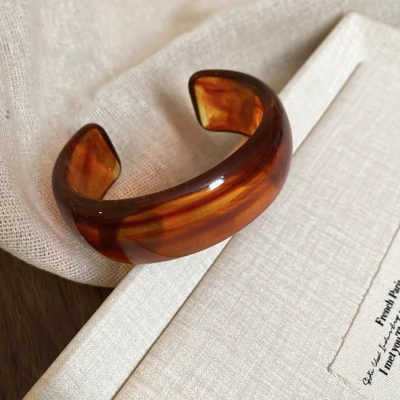 Smooth Round Acrylic Cuff Bangles for Women Vintage Exaggerated Jelly Color Smudging Bangle Wide Resin Bracelet Accessories M1 Espiga Jewelry