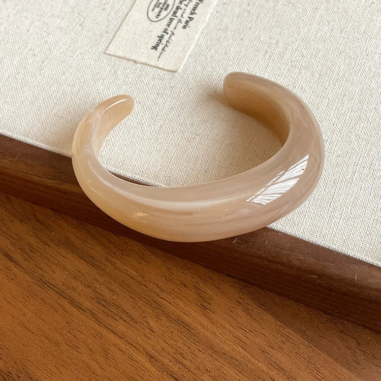 Smooth Round Acrylic Cuff Bangles for Women Vintage Exaggerated Jelly Color Smudging Bangle Wide Resin Bracelet Accessories M1 Espiga Jewelry