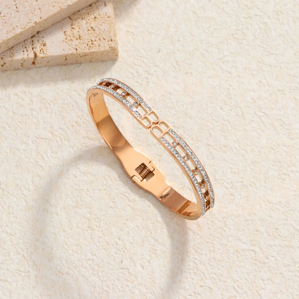 Charming women&