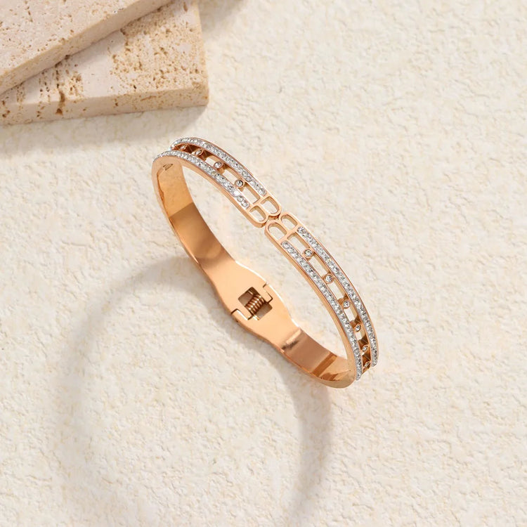 Charming women&