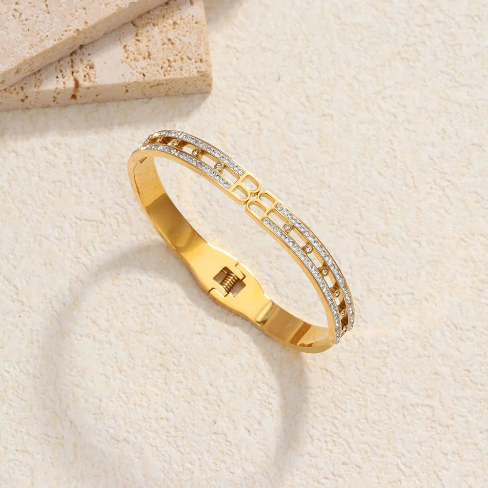 Charming women&