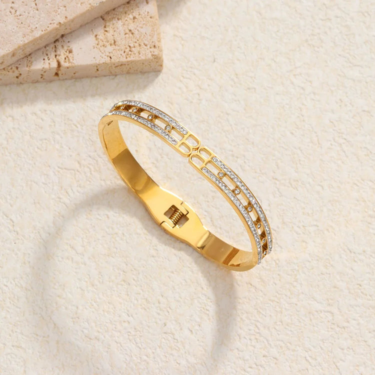 Charming women&