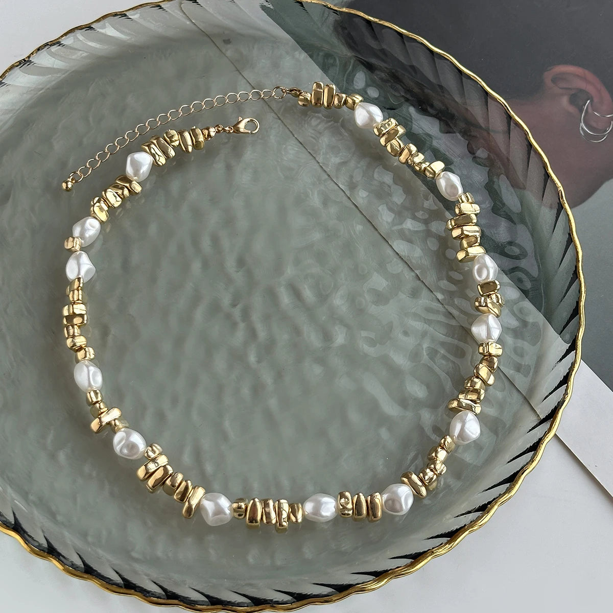 KunJoe Elegant Imitation Pearl Choker Necklace Women Retro Gold Color Acrylic Beaded Clavicle Chain Party Jewelry on the Neck、 Espiga Jewelry