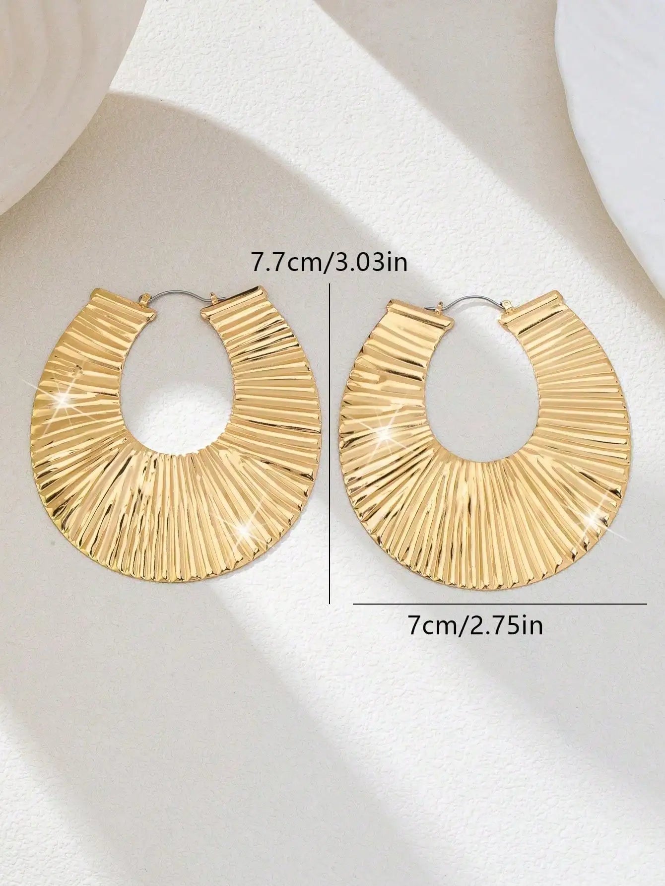 A Pair of Exaggerated, Trendy, Sexy, Fashionable, and Versatile Women&