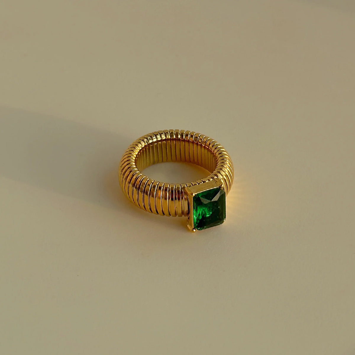 Colorful Zircon Stretch Ring – Dark Green